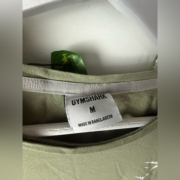 Gymshark Men's Green T-Shirt - Picture 2 of 5